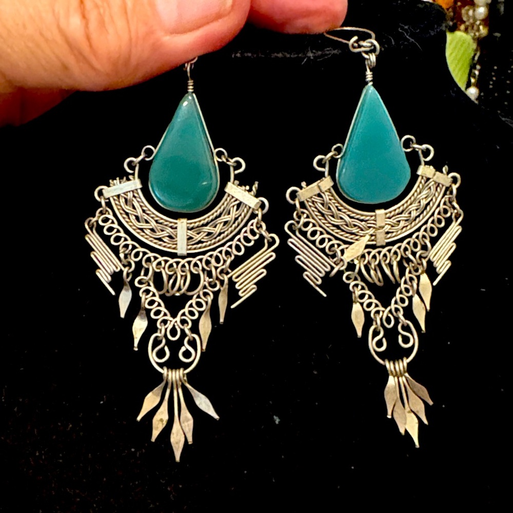 Vintage hook Jade or Jadite Silvertone dangle earrings